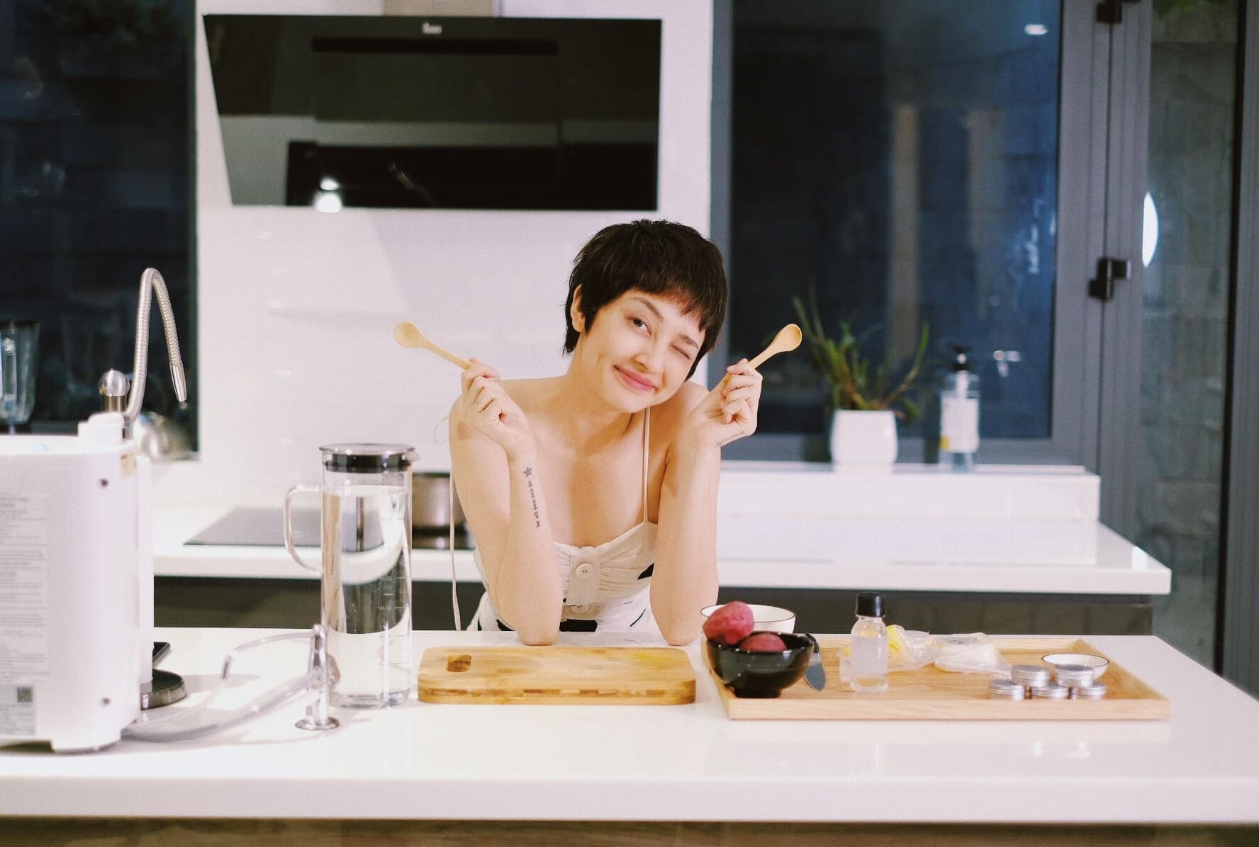 Sao Viet vao bep mua dich anh 9