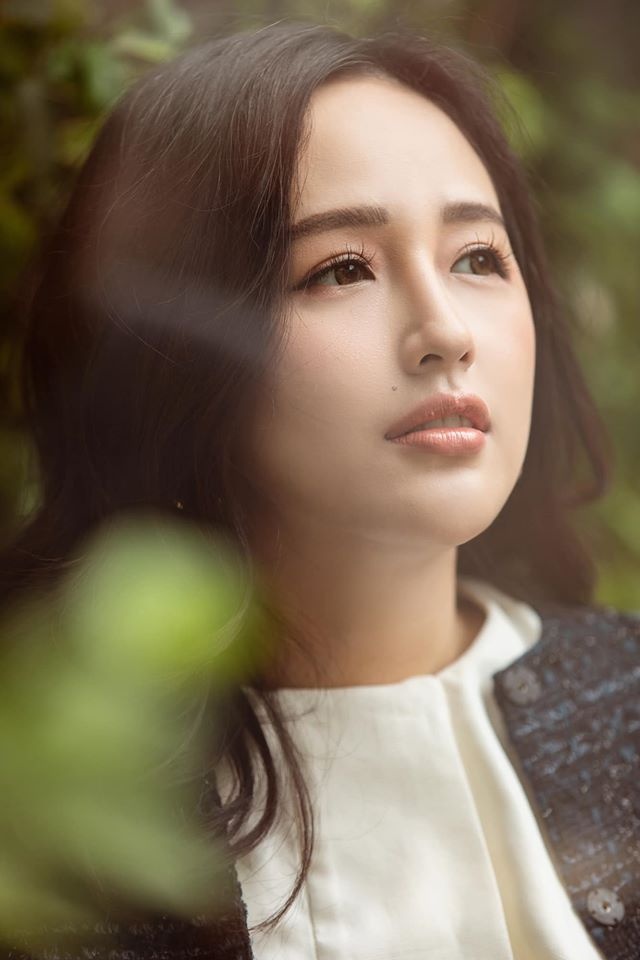 Mai Phương Thúy sách kinh tế ảnh 2 Mai Phuong Thuy sach kinh te anh 2