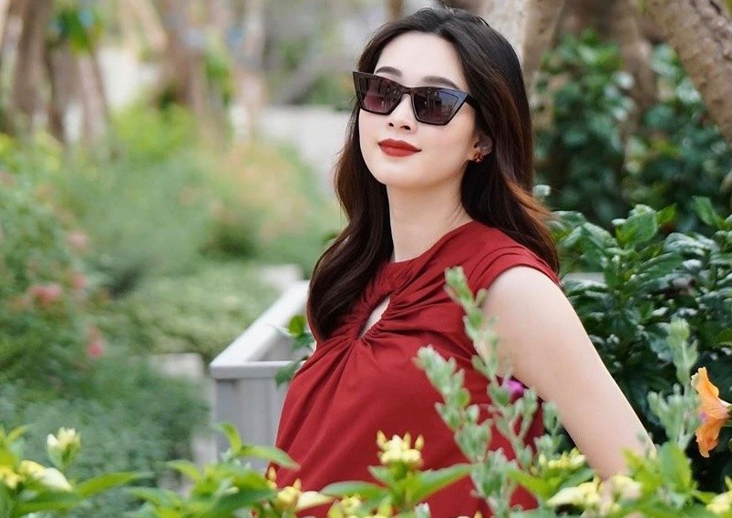 Hoa hau Dang Thu Thao mang bau lan hai hinh anh