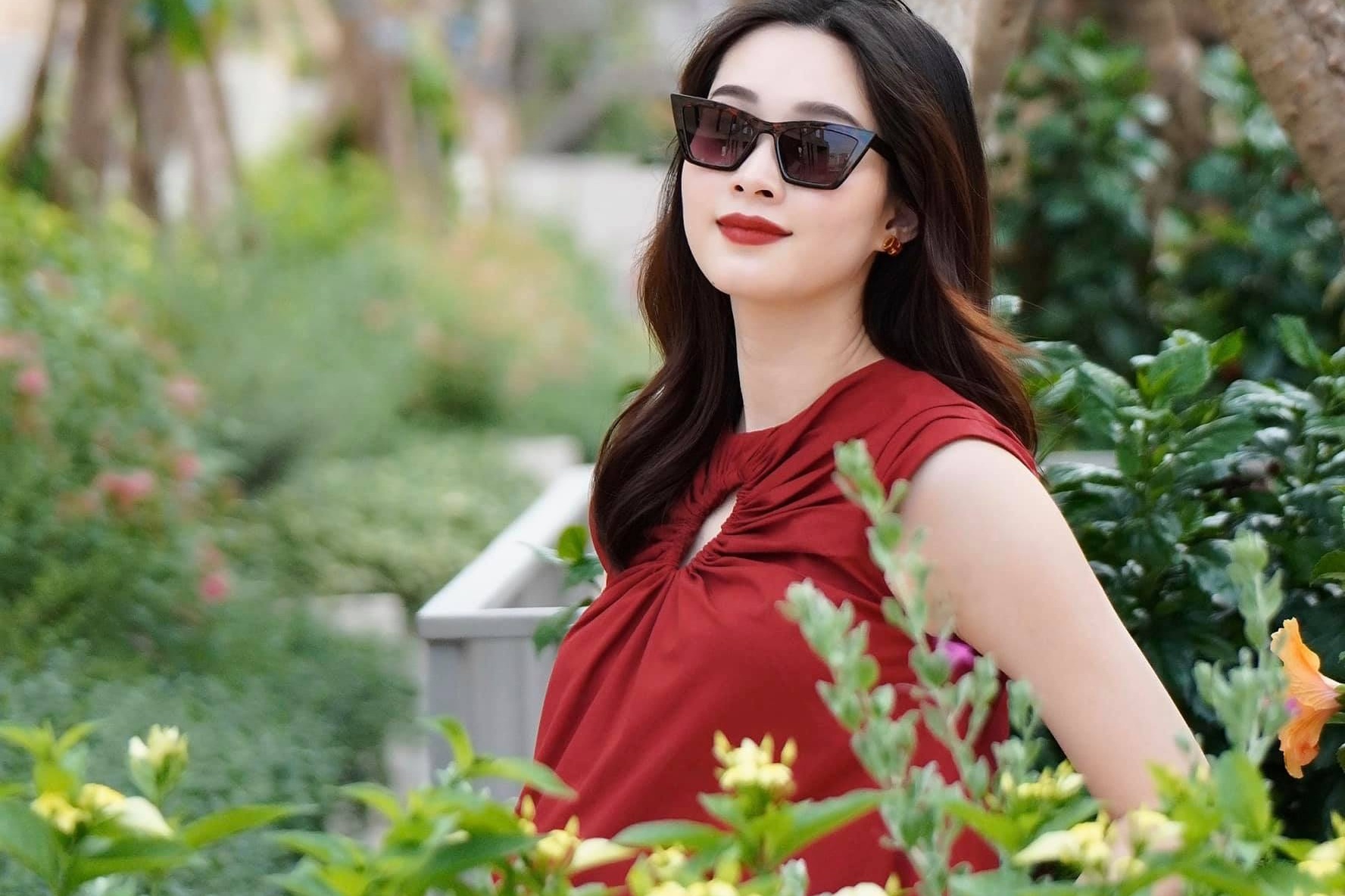 Hoa hau Dang Thu Thao mang thai anh 1