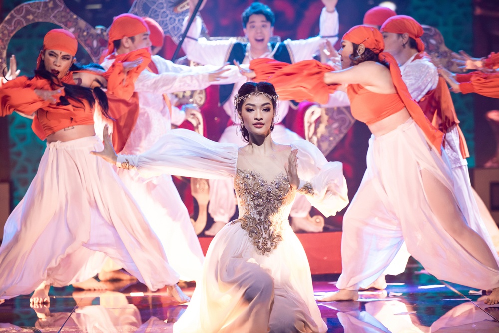 MC Thu Hoài thắng Trời sinh một cặp ảnh 2 MC Thu Hoai thang Troi sinh mot cap anh 2