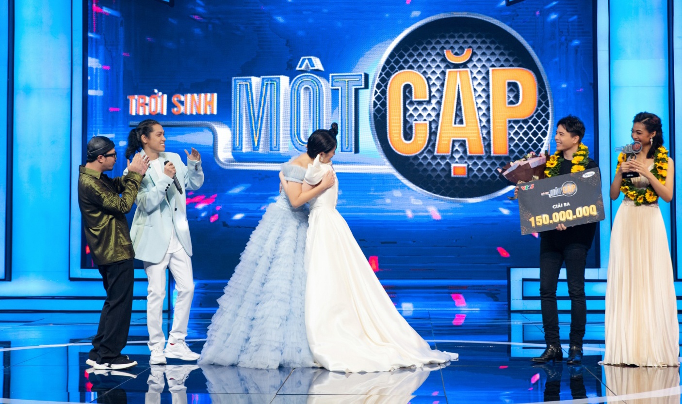 MC Thu Hoài thắng Trời sinh một cặp ảnh 3 MC Thu Hoai thang Troi sinh mot cap anh 3