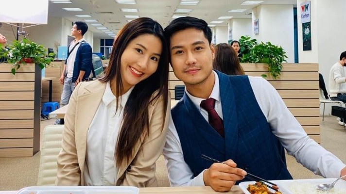 Thanh Son cong Diem My 9X xin tien Manh Truong o hau truong phim hinh anh