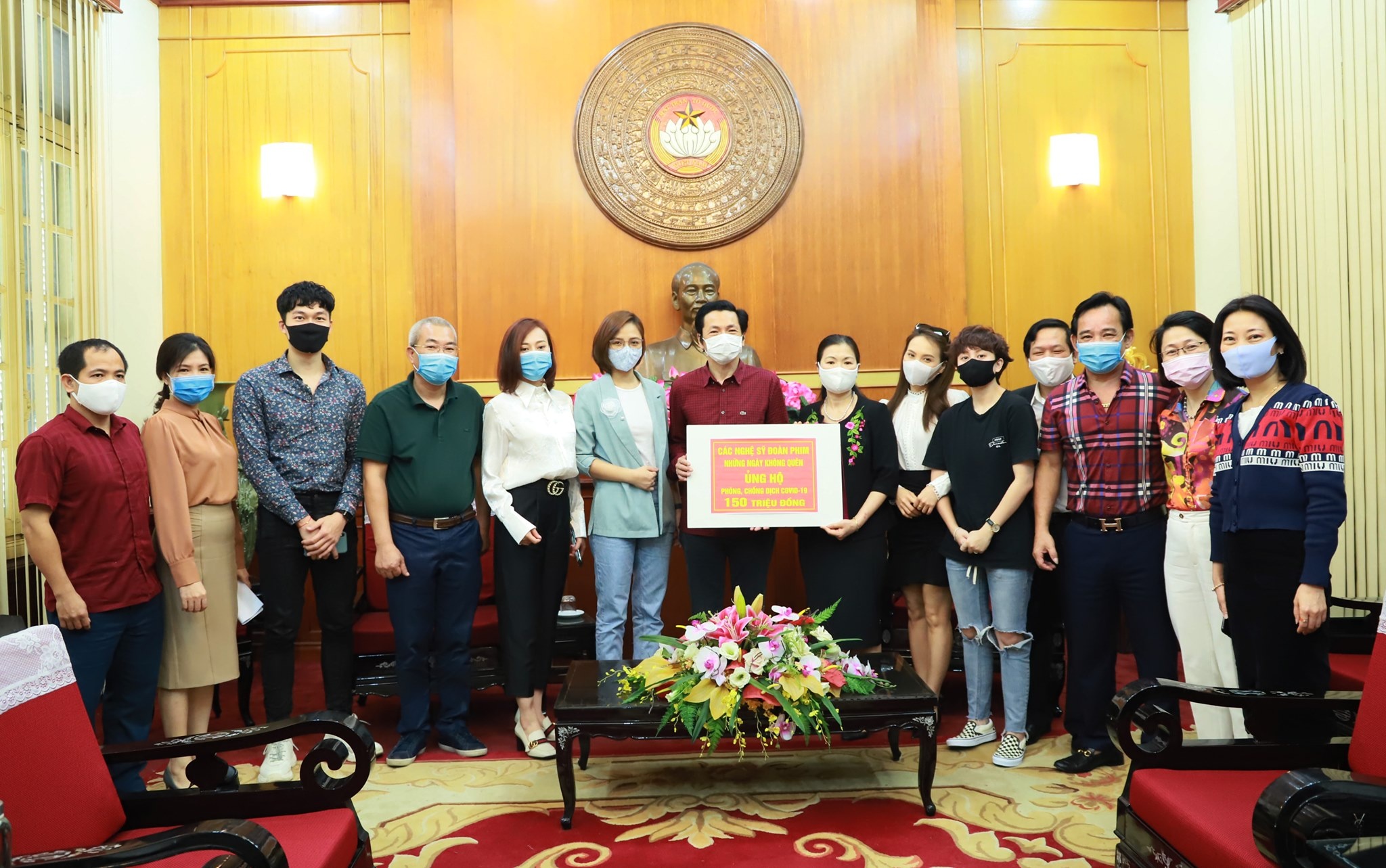 Những ngày không quên ủng hộ mùa dịch ảnh 1 Nhung ngay khong quen ung ho mua dich anh 1