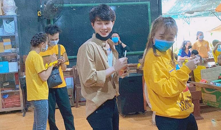 Jack hoa giong 'Viet Nam toi' cung cac be mo coi hinh anh