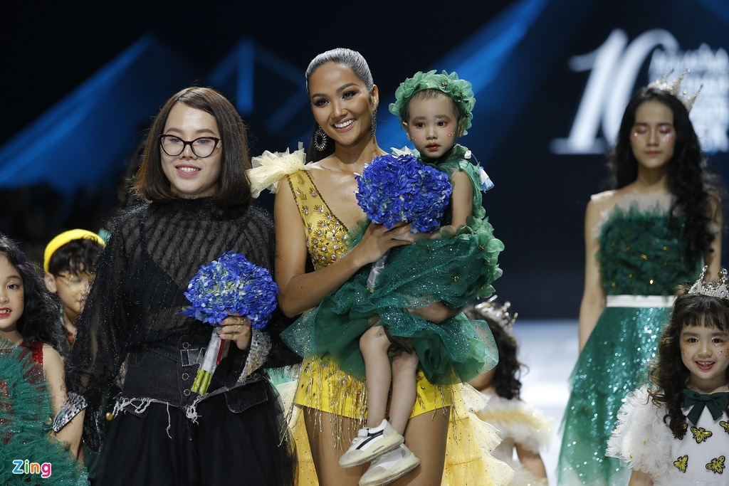 Mau nhi Ha My qua doi anh 1