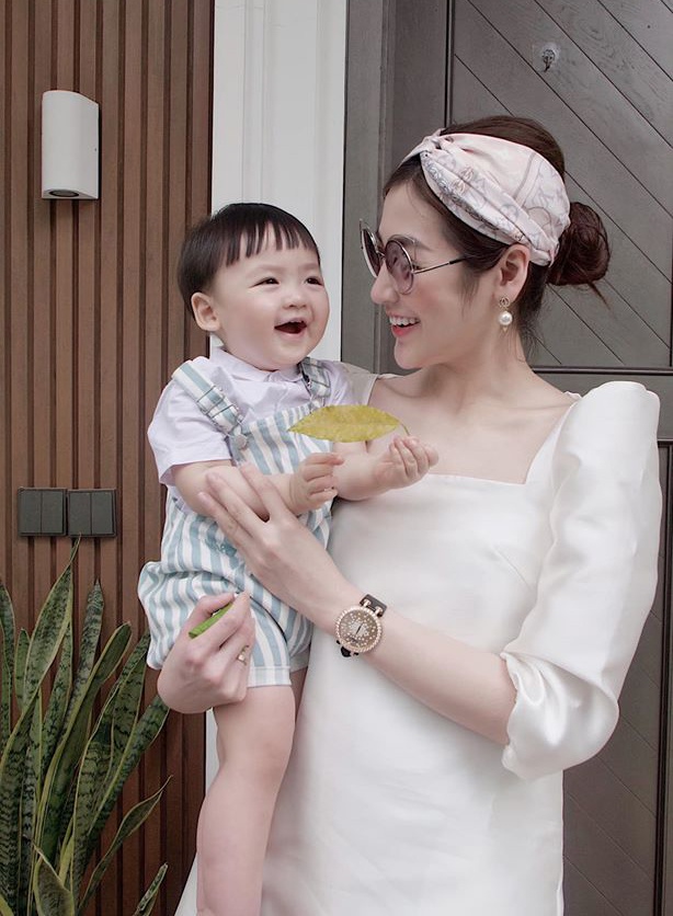 Hoa hau A hau Viet ket hon tuoi 30 anh 8