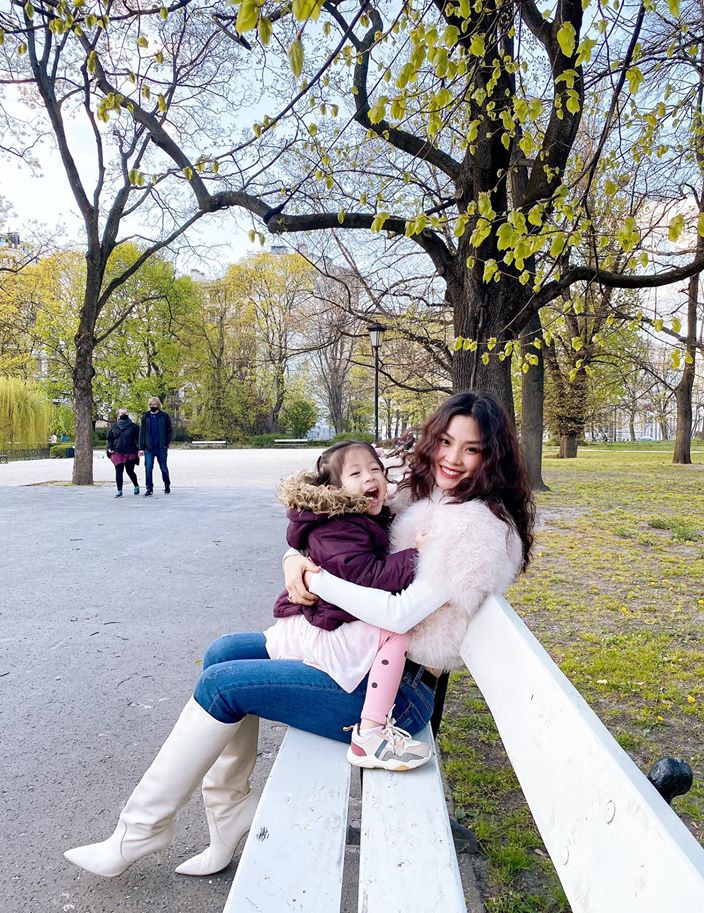 Hoa hau A hau Viet ket hon tuoi 30 anh 16