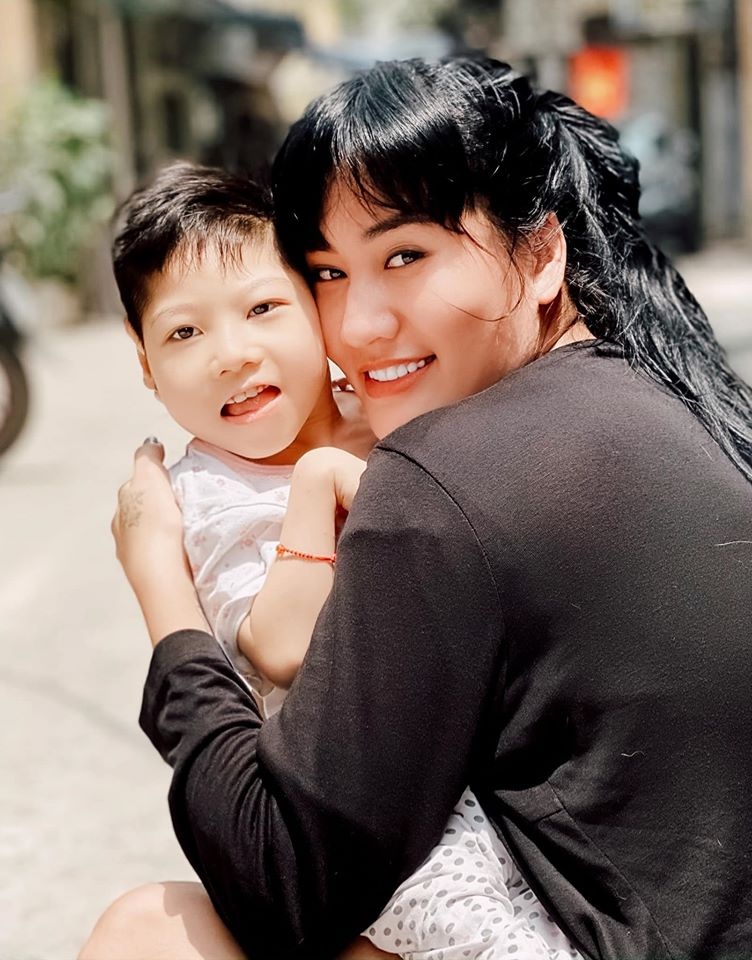 Minh Cuc Ve nha di con anh 1