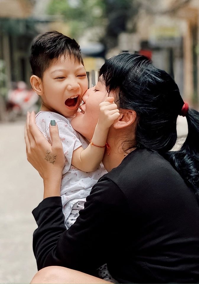 Minh Cuc Ve nha di con anh 2