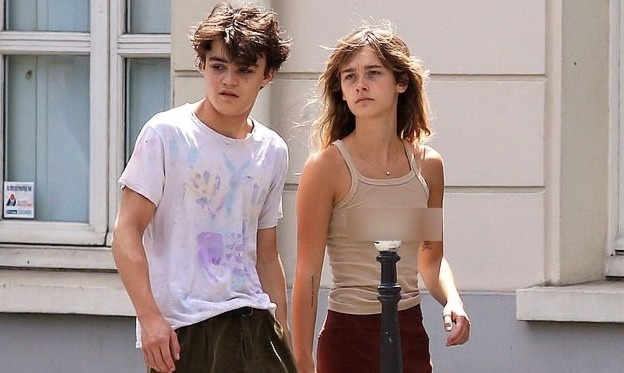 Con trai Johnny Depp lan hiem hoi xuat hien tren pho hinh anh