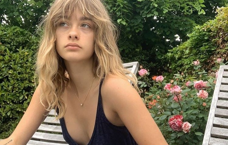 Ban gai nguoi mau cua con trai Johnny Depp hinh anh