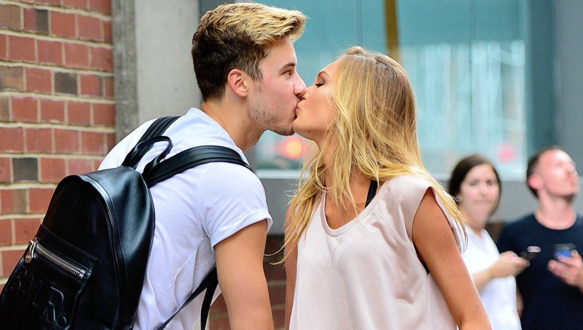 Tinh yeu 10 nam cua thien than Victoria's Secret hinh anh