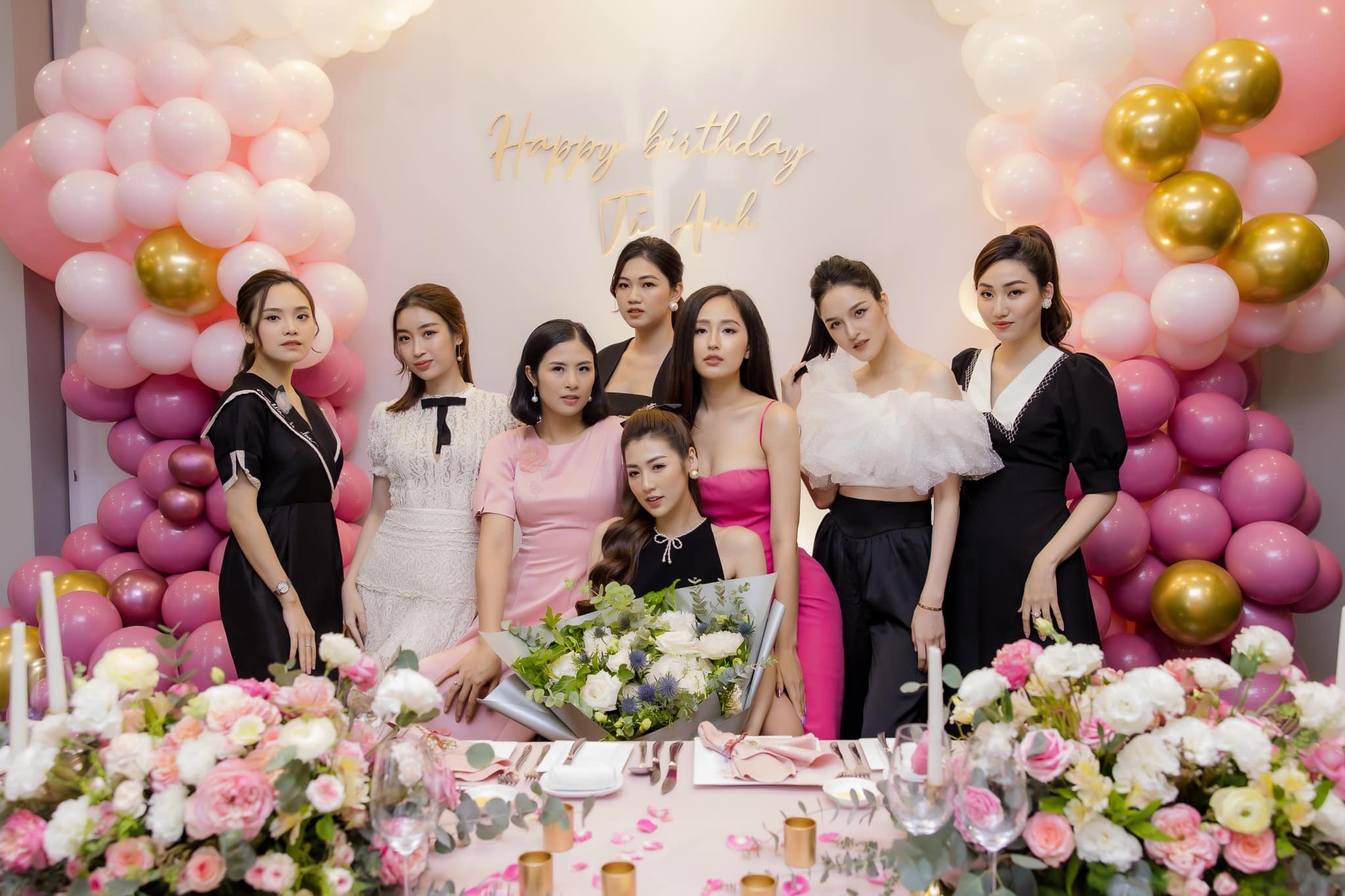 Dan hoa hau hoi ngo Mai Phuong Thuy anh 1