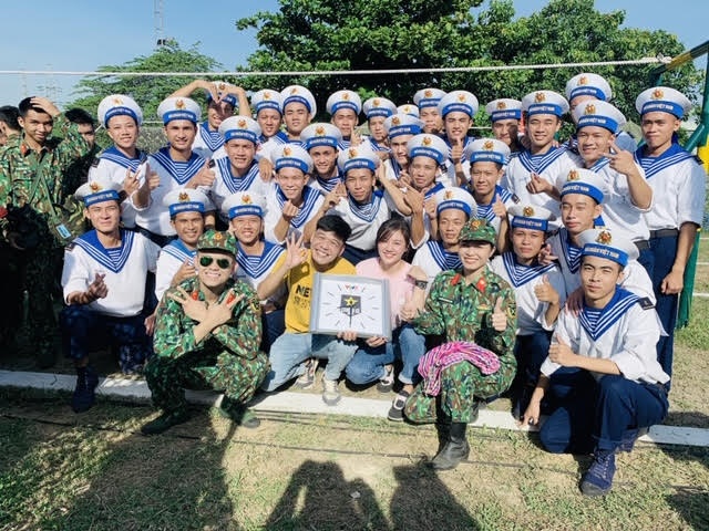 MC Hoang Linh Chung toi la chien si anh 1