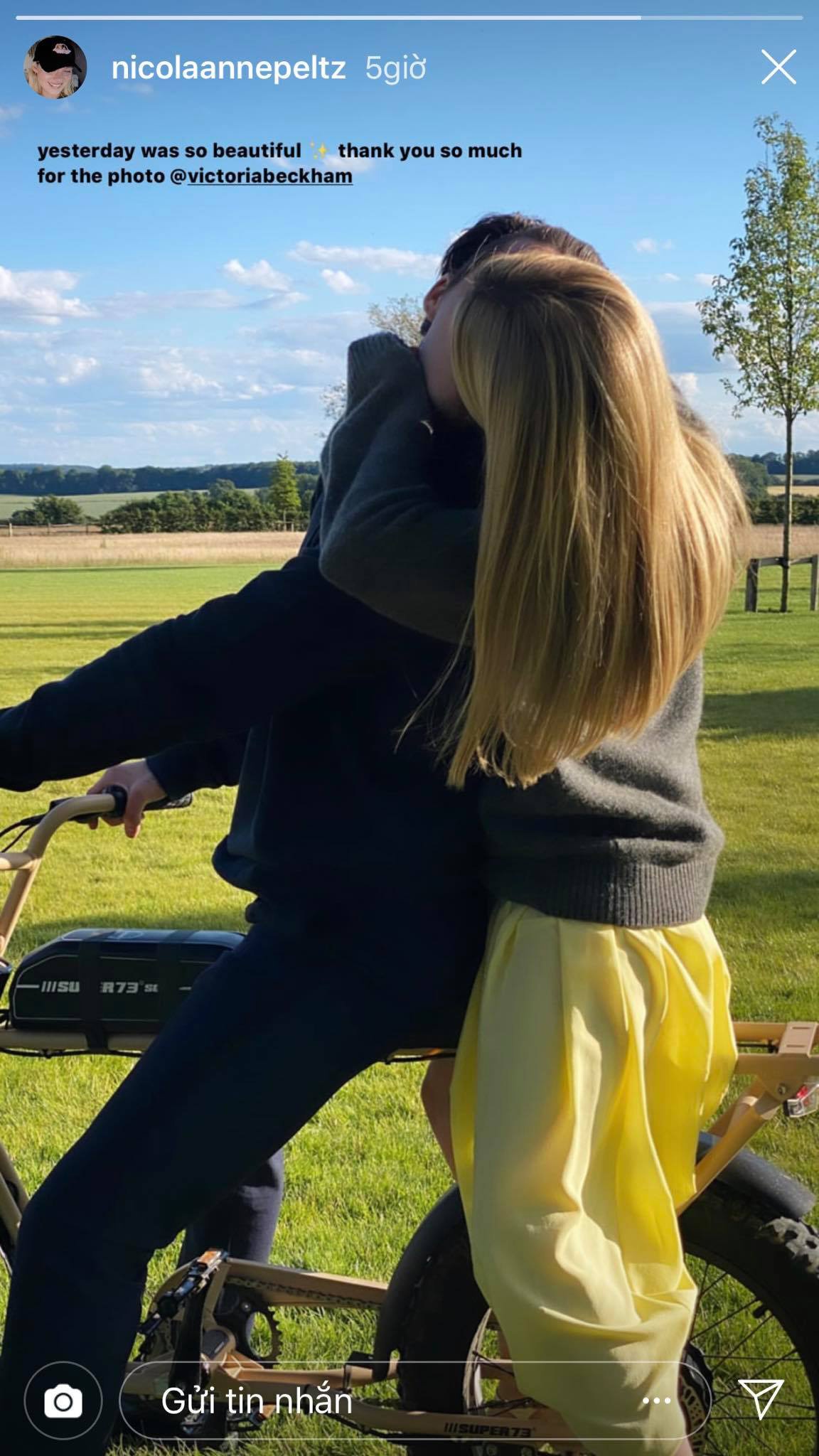 Brooklyn Beckham dinh hon anh 1