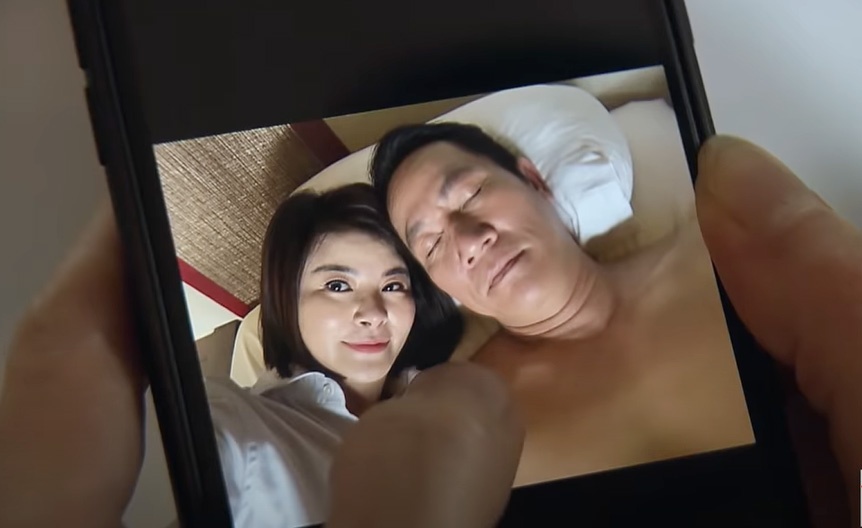 Ngan soc khi nhan duoc anh nhay cam cua chong hinh anh