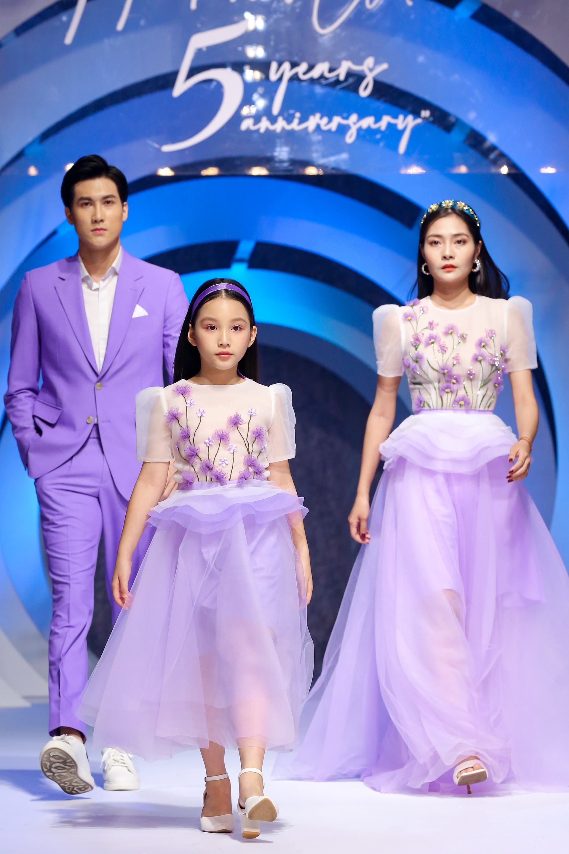 BTV Thoi su Hoai Anh dien thoi trang anh 12