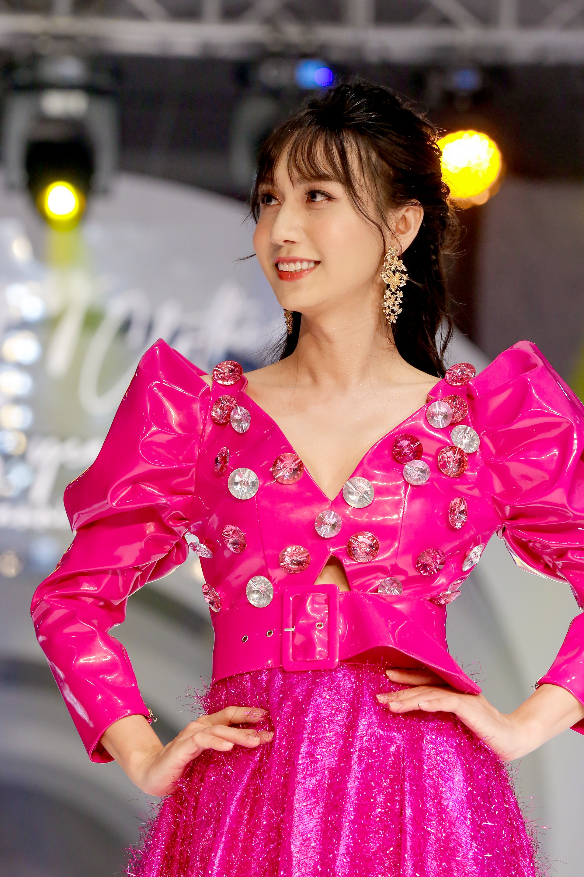 BTV Thoi su Hoai Anh dien thoi trang anh 14