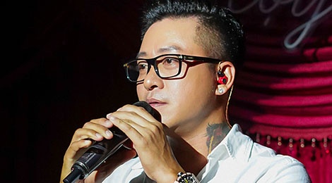 Tuan Hung thong bao sap giai nghe hinh anh