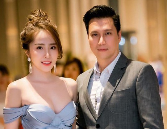 Quynh Nga, Viet Anh lien tuc xuat hien ben nhau hinh anh