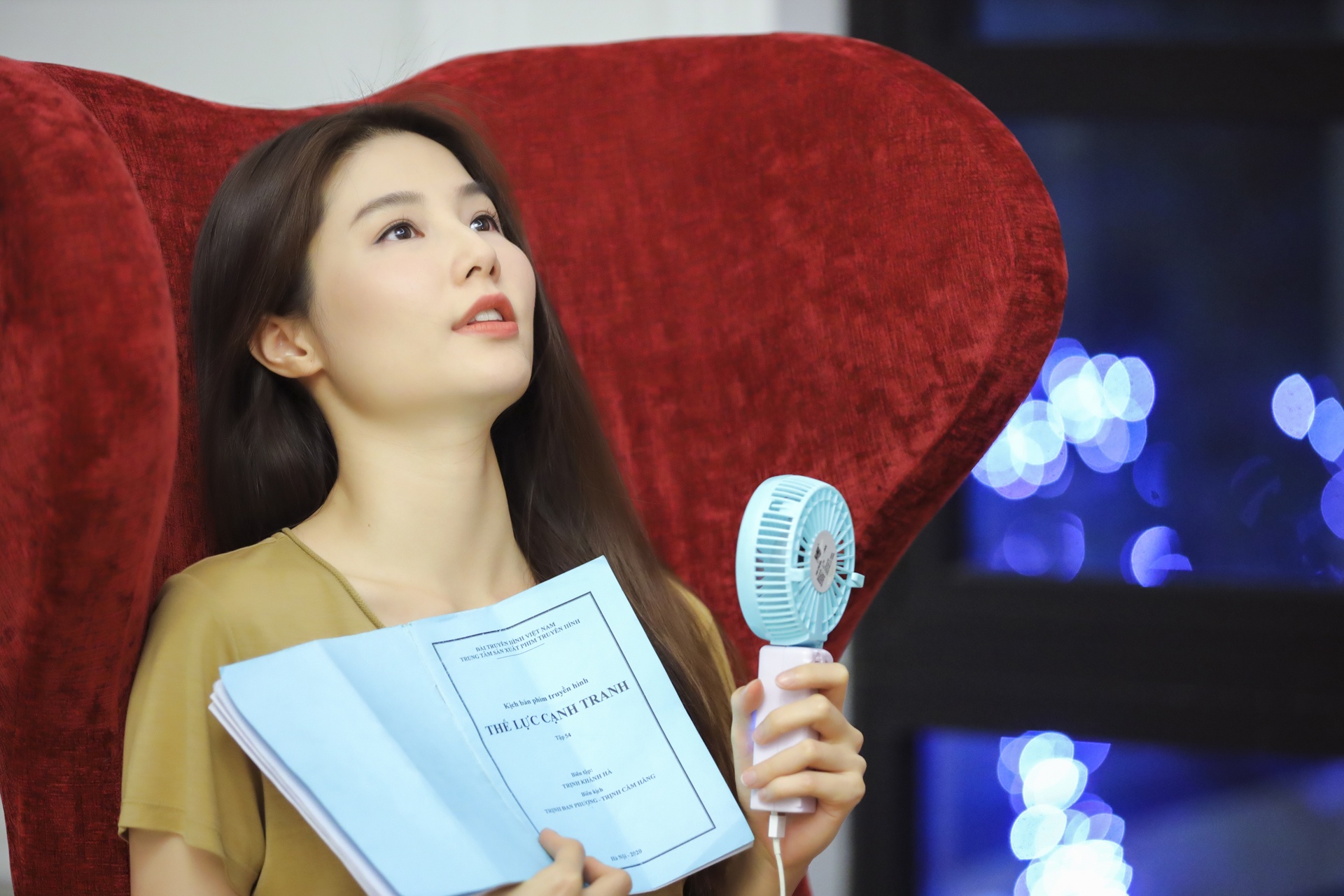 Diem My 9X hau truong Tinh yeu va tham vong anh 11