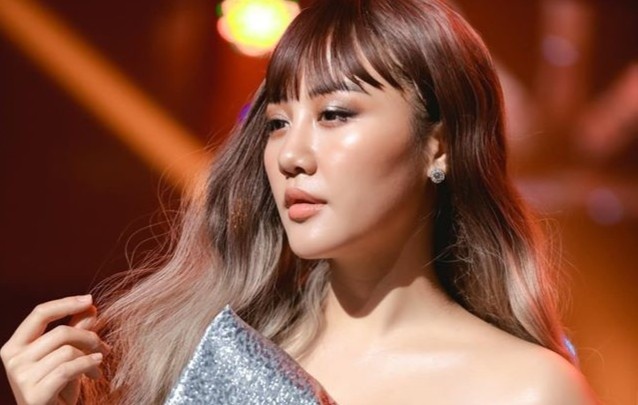 Van Mai Huong nhan loi vi hat 'Hoa no khong mau' chua xin phep hinh anh
