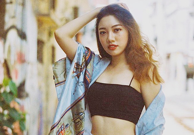 Co gai goc Lao thi Hoa hau Viet Nam 2020 hinh anh