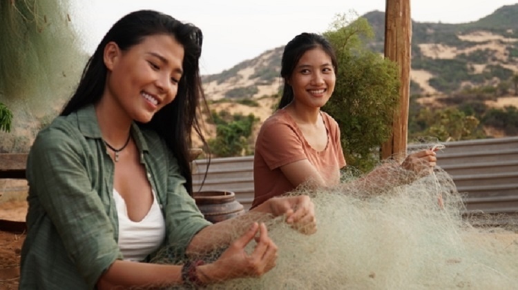 Khan gia tranh luan ve phim tren song gio vang hinh anh