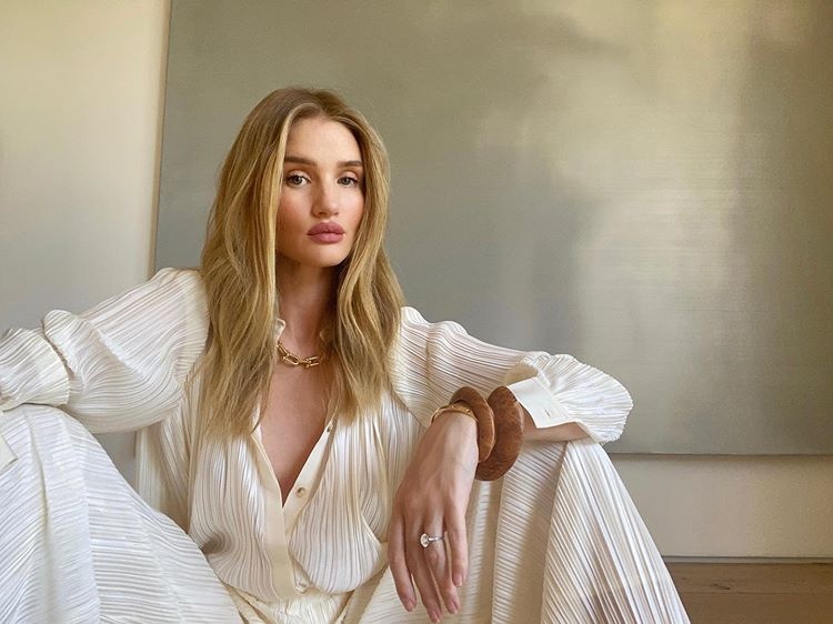 Rosie Huntington-Whiteley thien than noi y anh 9