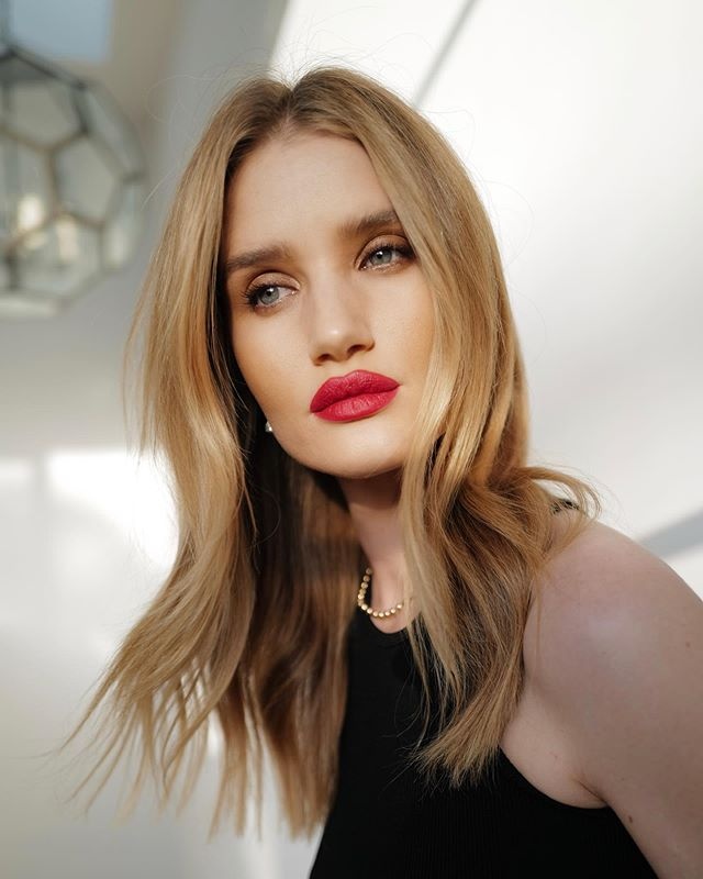 Rosie Huntington-Whiteley thien than noi y anh 7