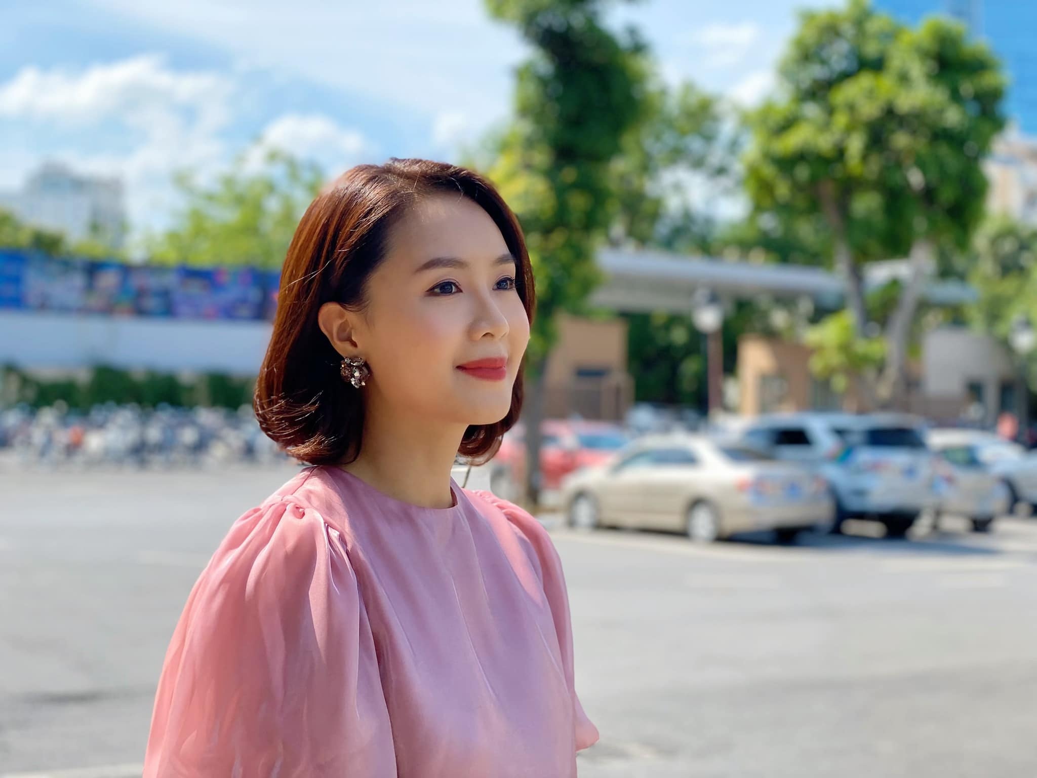 Hong Diem Hoa hong tren nguc trai anh 1