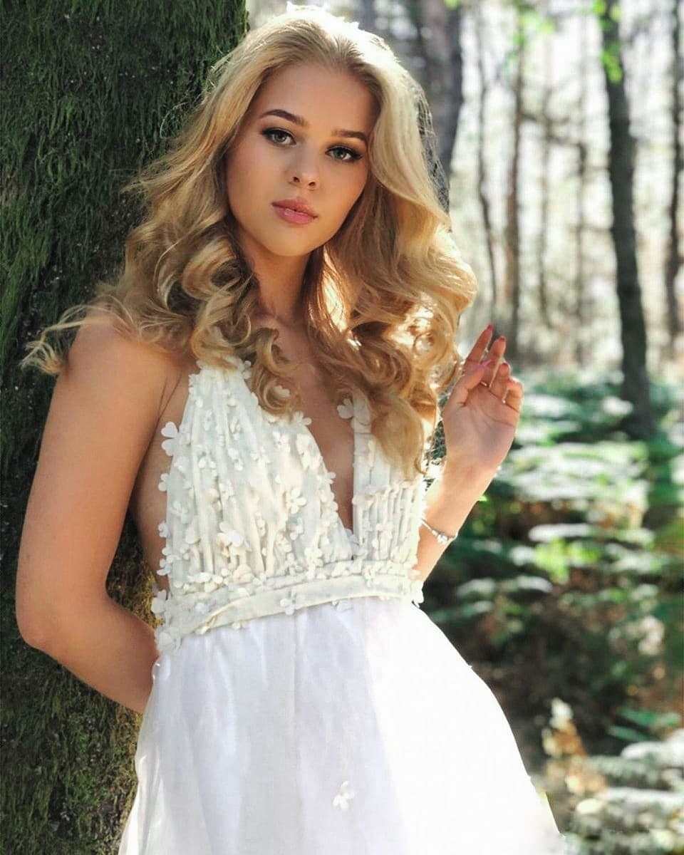 Hoa hau Trai Dat 2020 anh 6