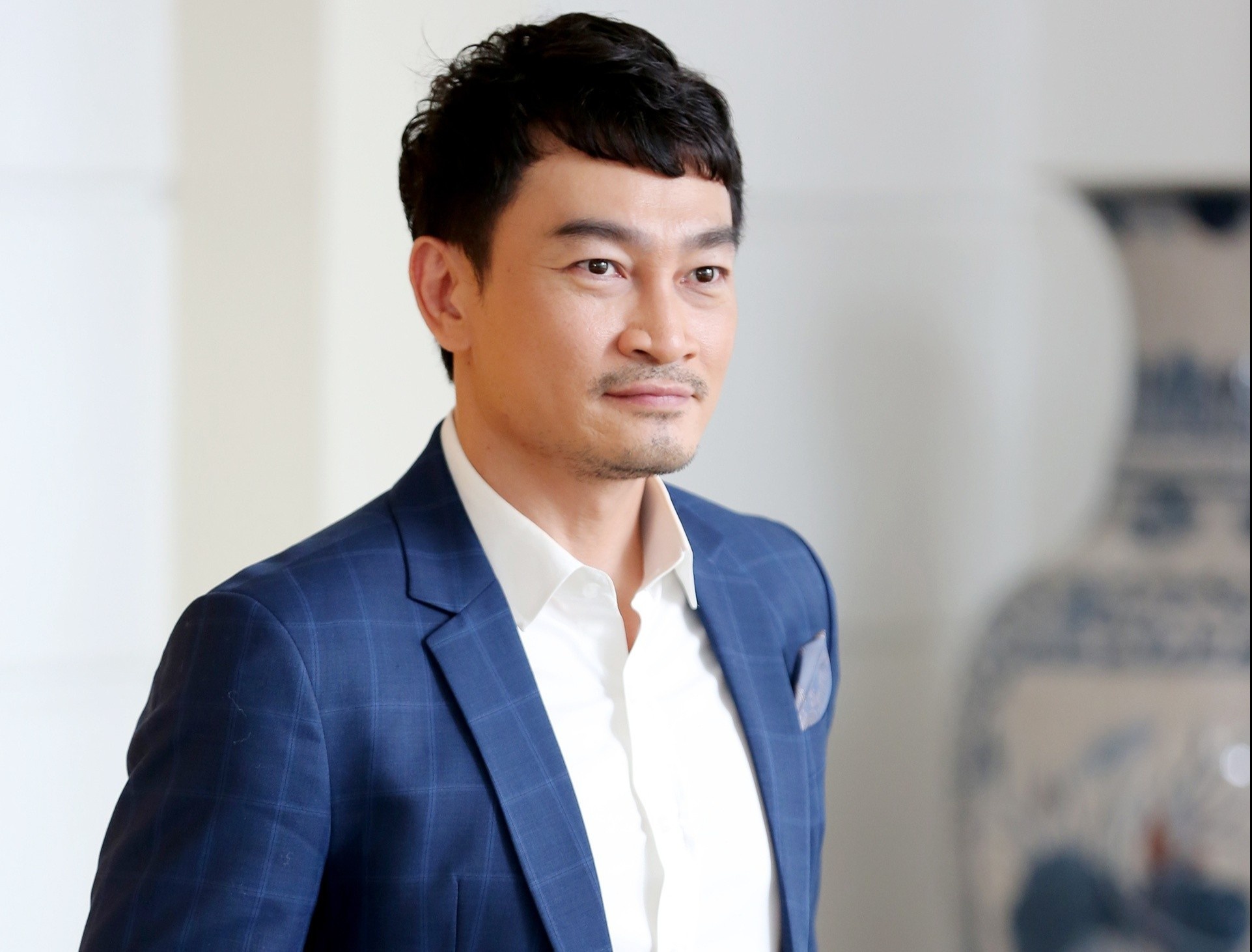 Truong Minh Quoc Thai: ‘Toi o Viet Nam, vo song tai My’ hinh anh