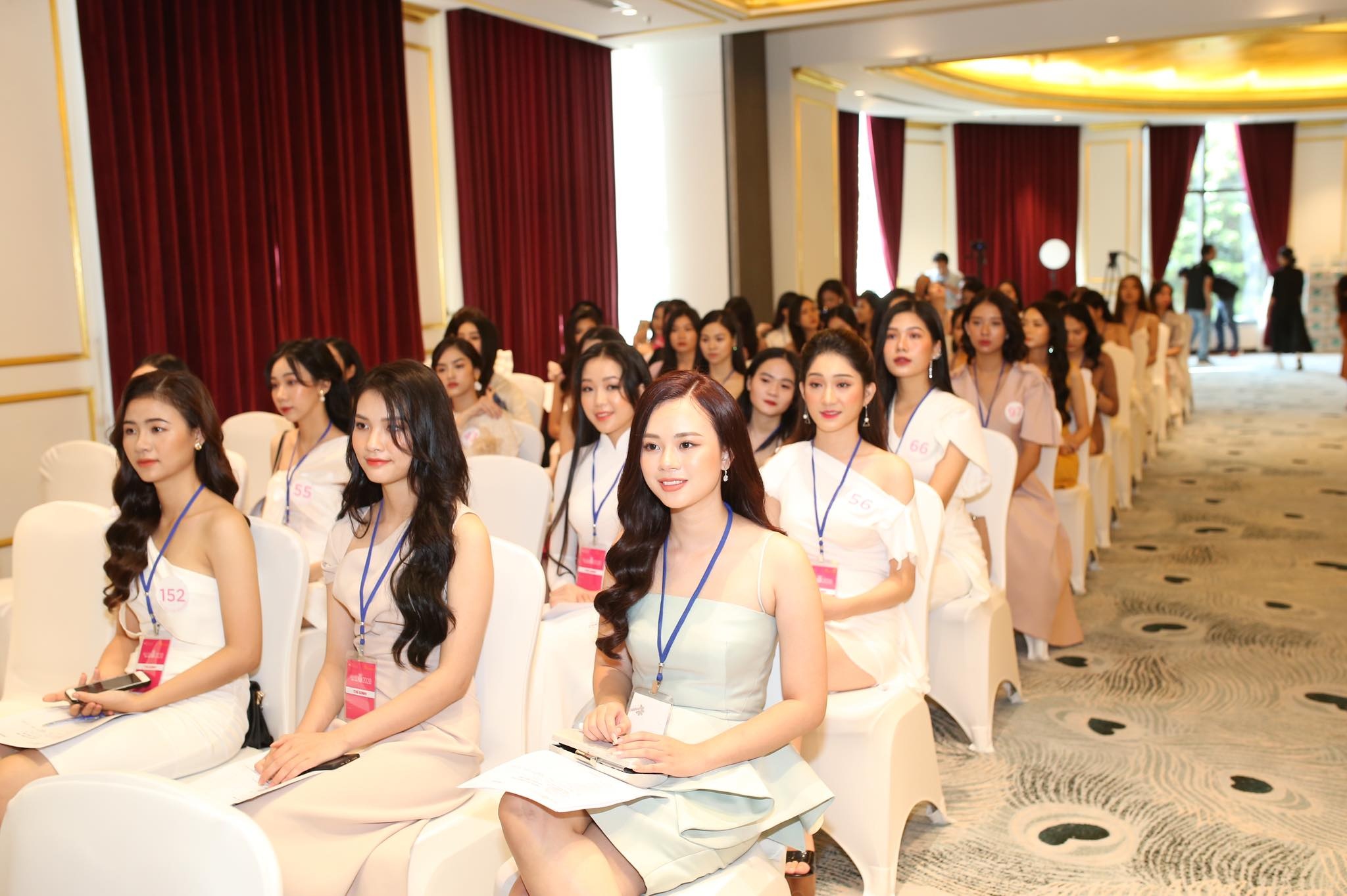 Hoa hau Viet Nam 2020 anh 8