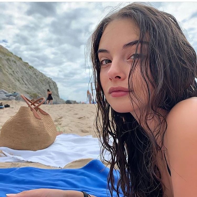 Con gai Monica Bellucci anh 9