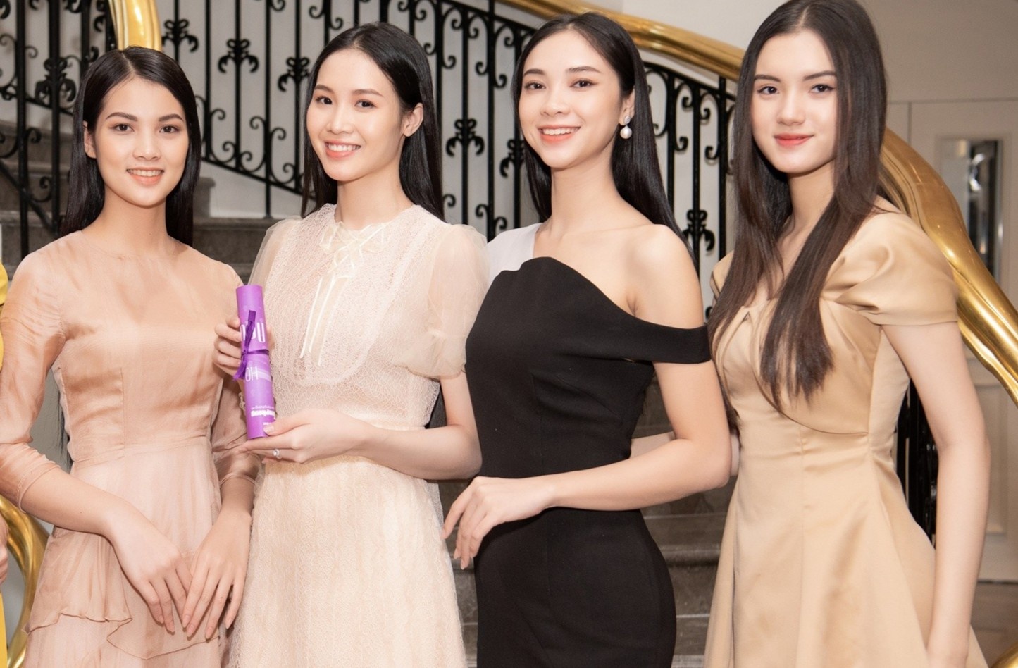 Top 35 Hoa hau Viet Nam 2020 dung chung khung hinh hinh anh