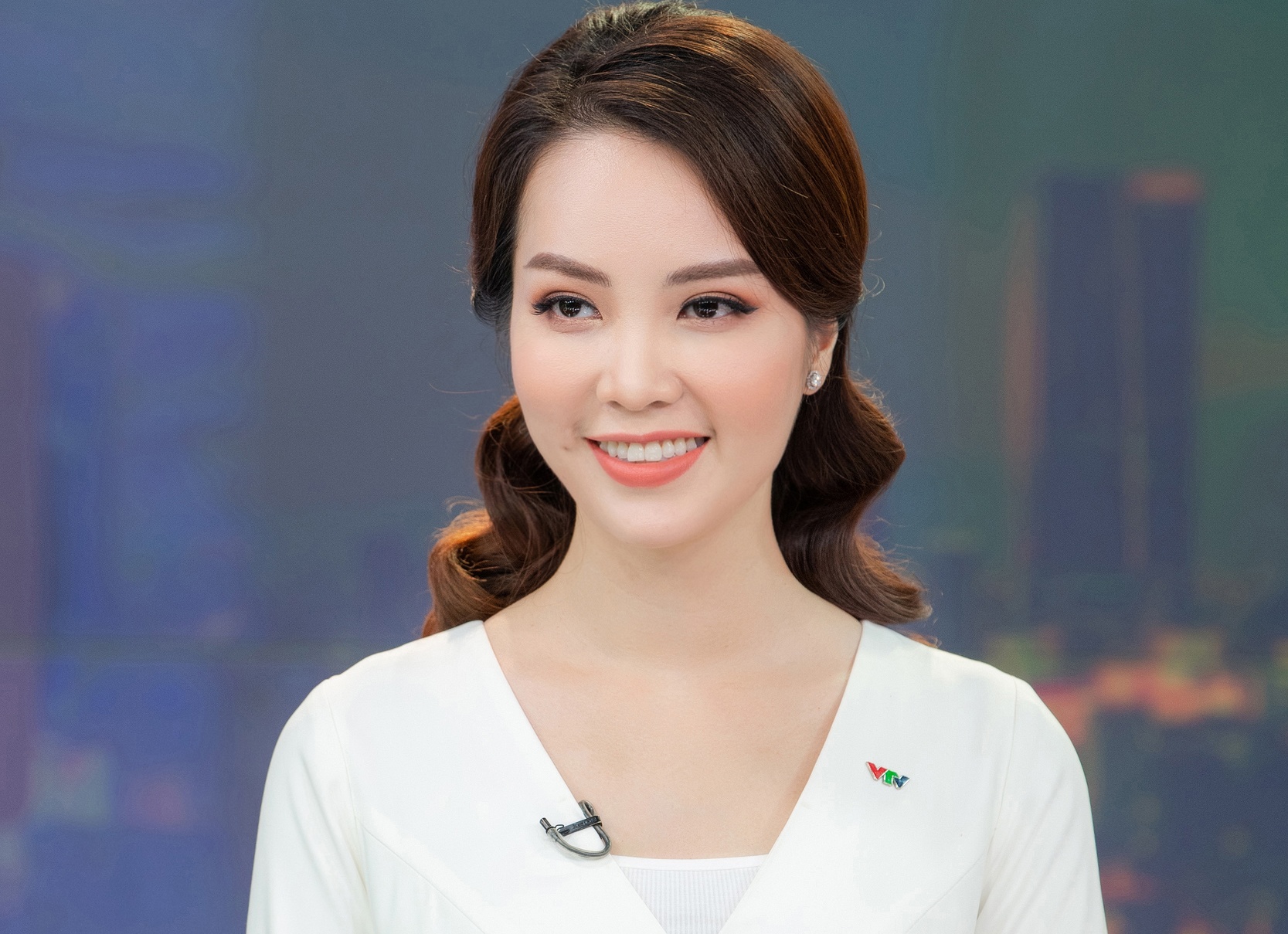 Thuy Van len song tro lai sau thong tin nghi viec hinh anh