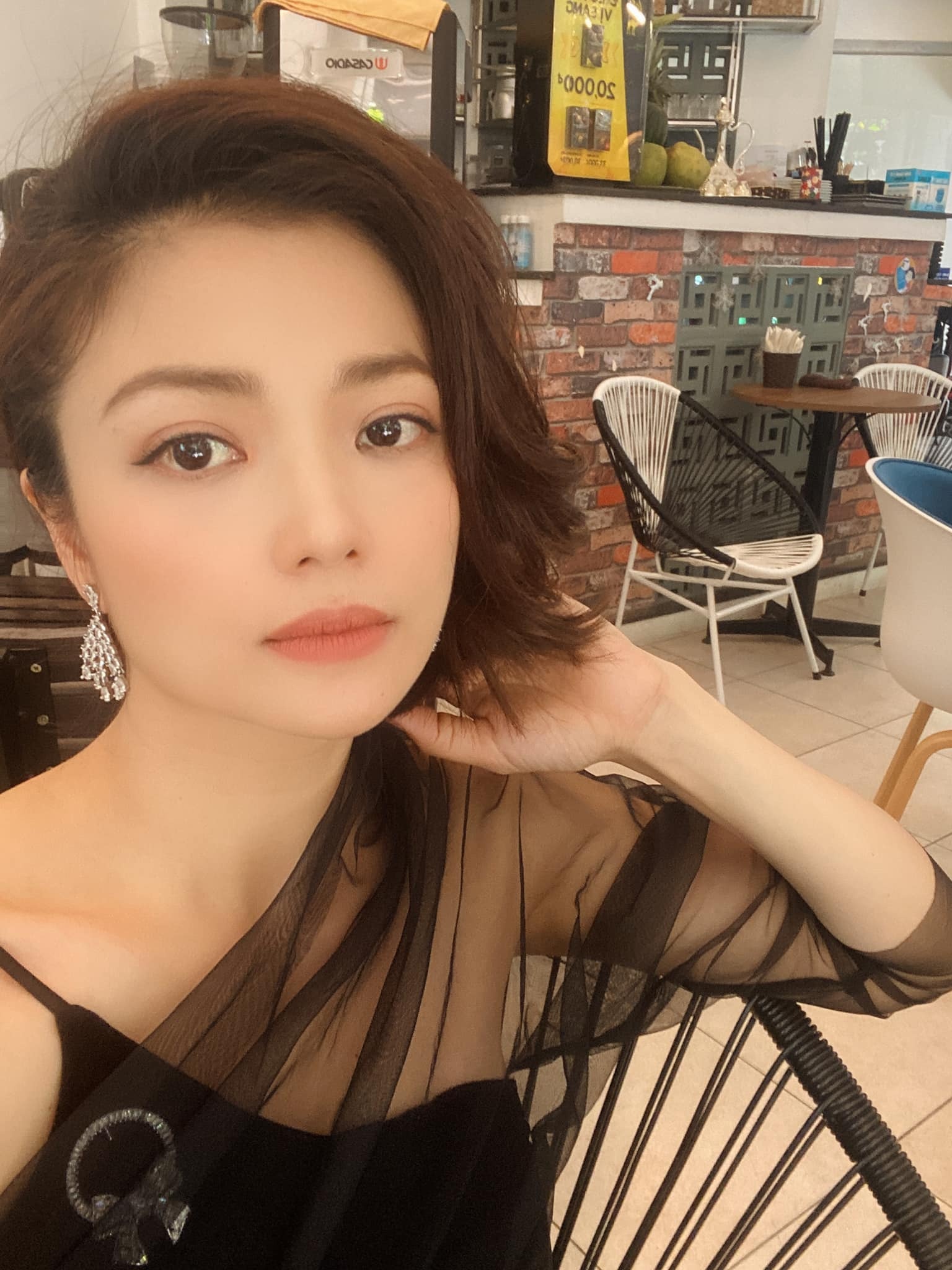 Kieu Anh Phia truoc la bau troi dinh hon anh 2