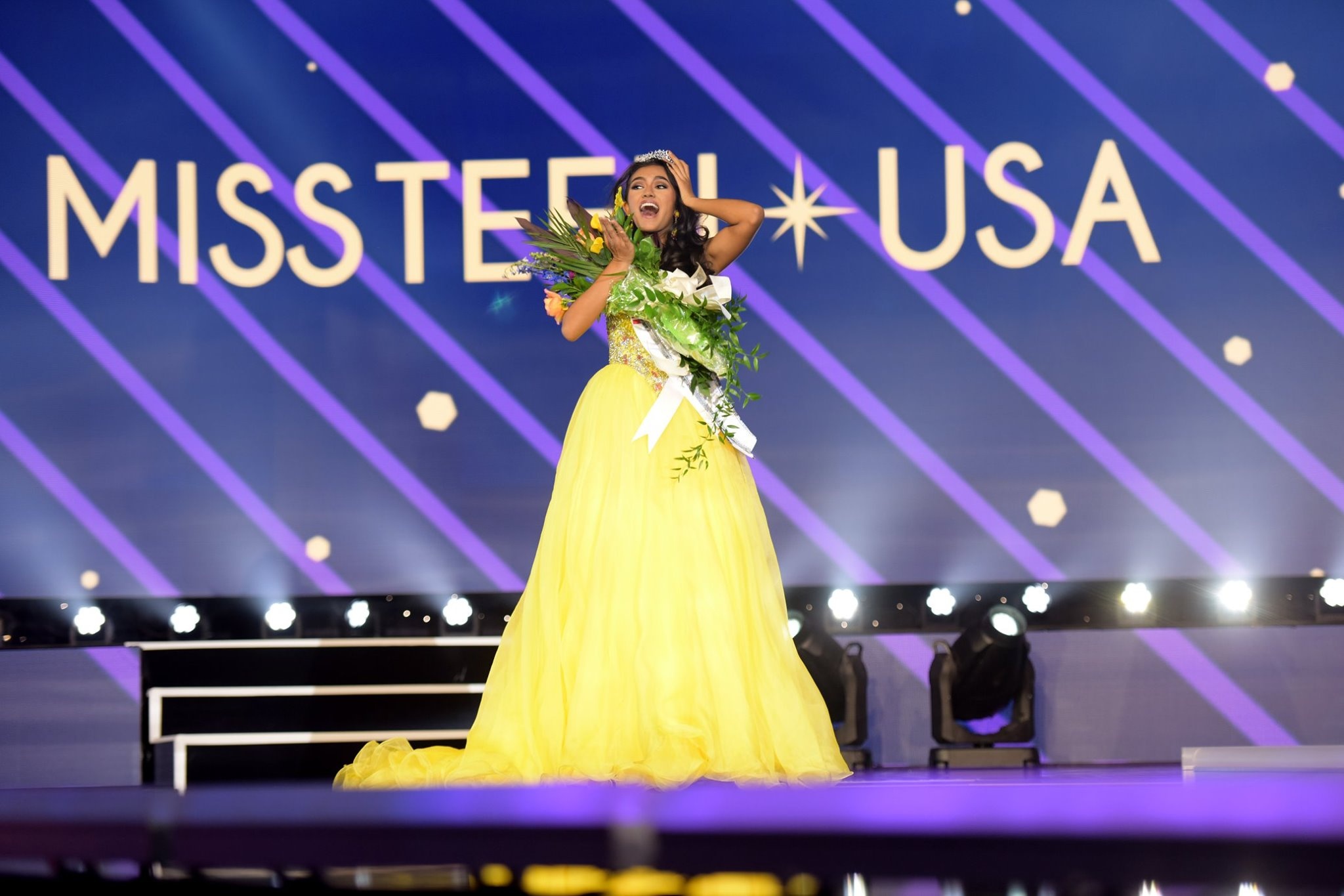 Miss Teen USA 2020 dang quang anh 7