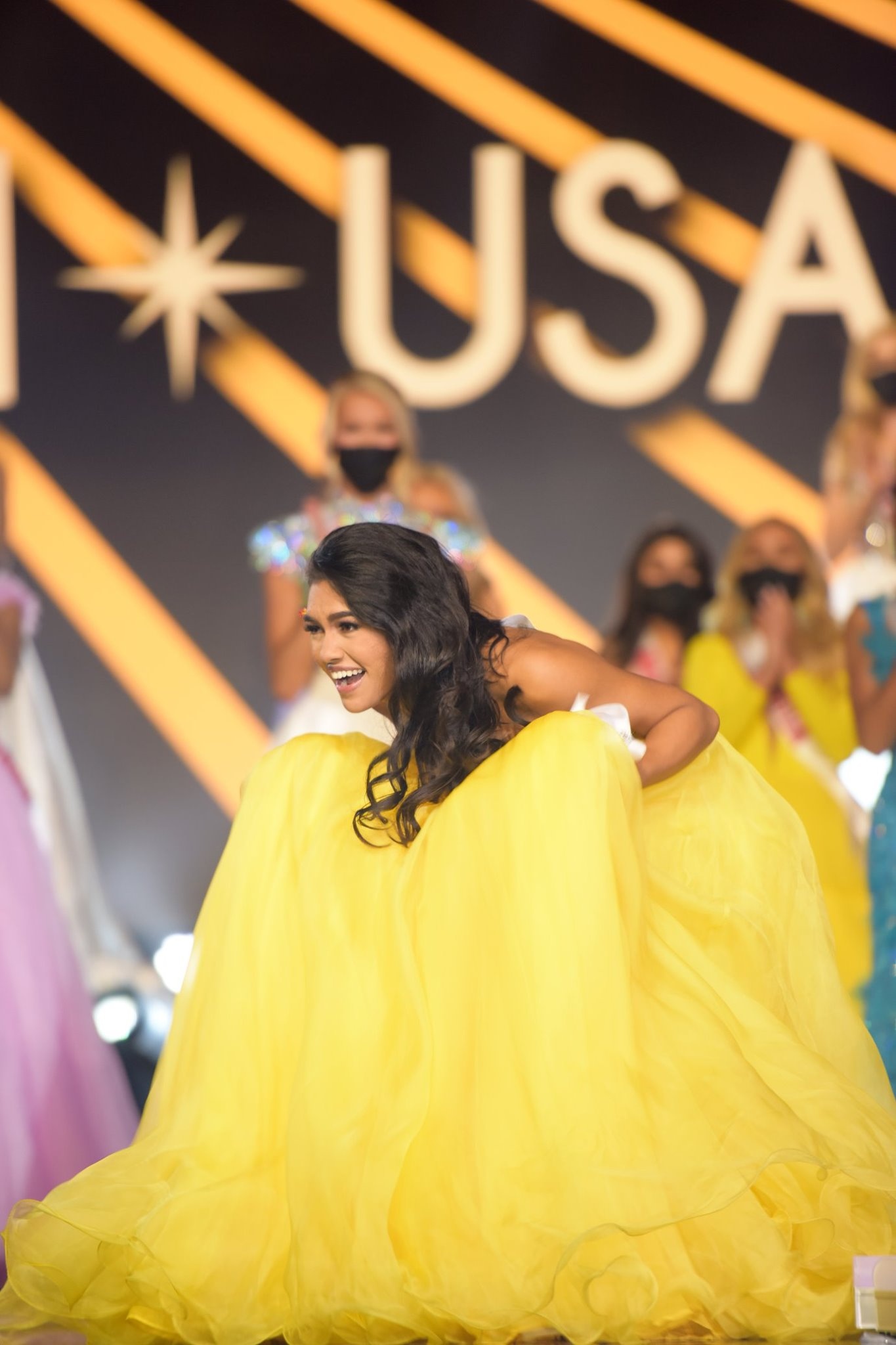 Miss Teen USA 2020 đăng quang ảnh 3 Miss Teen USA 2020 dang quang anh 3