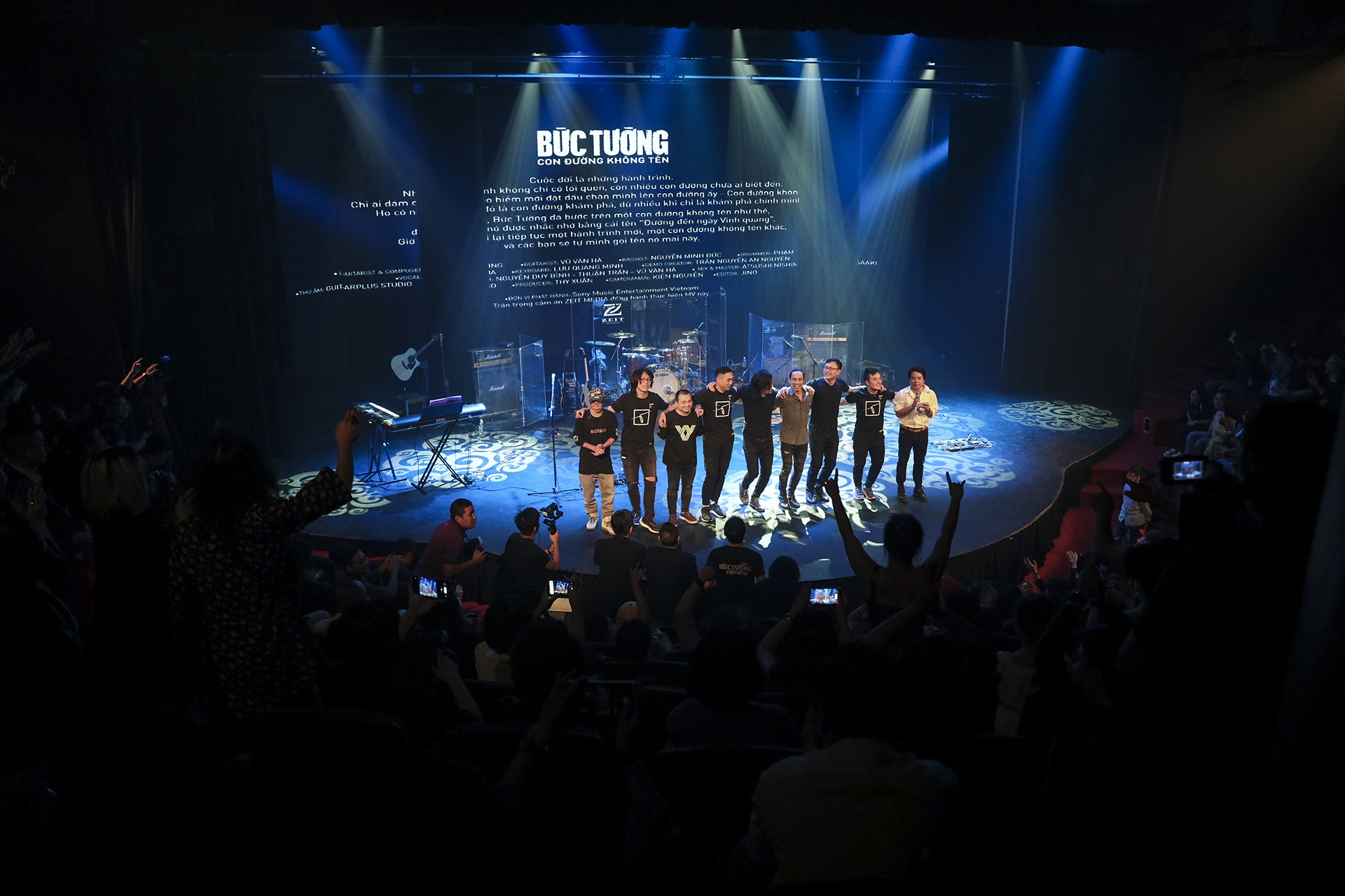 Buc Tuong Pham Anh Khoa anh 13