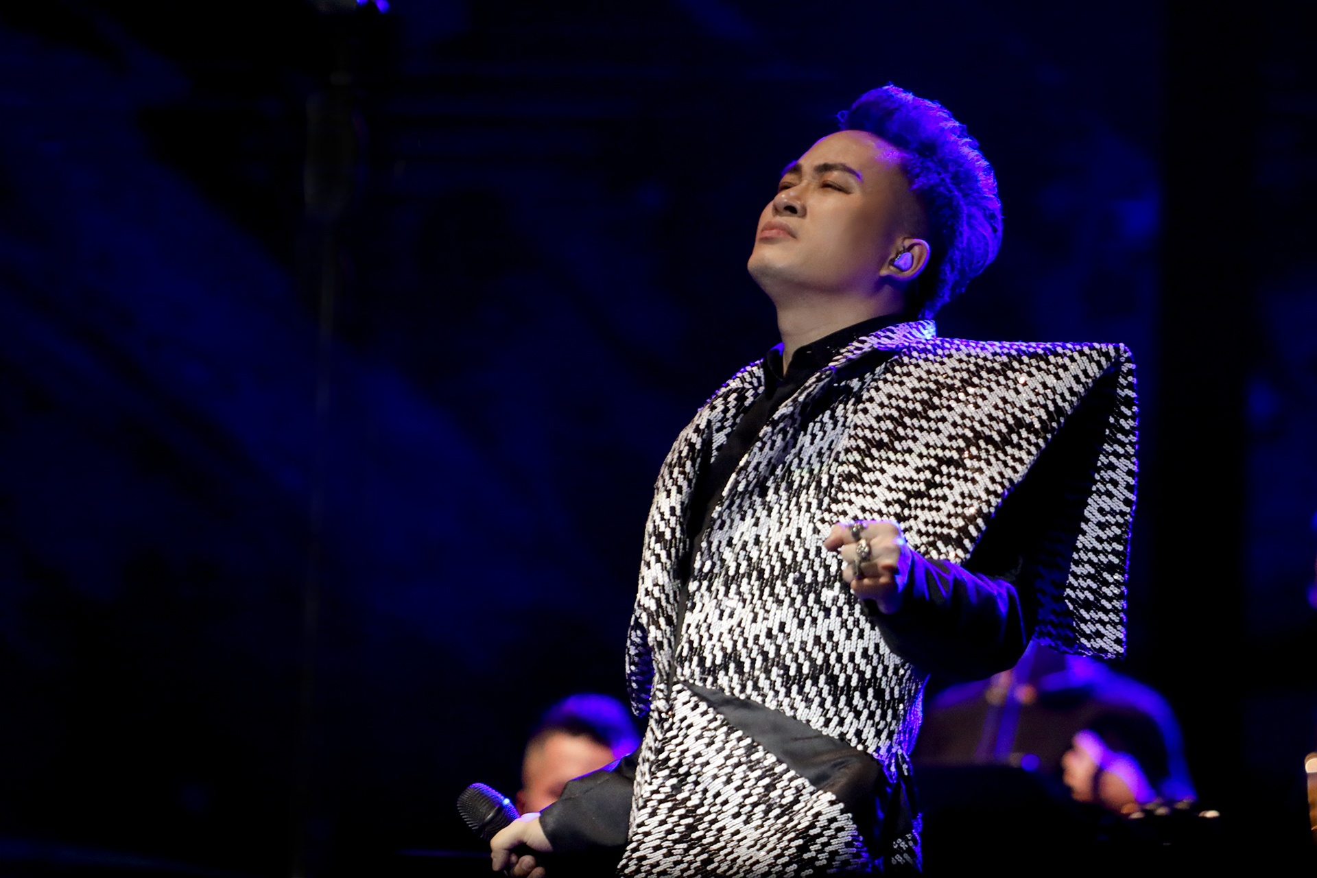 Tung Duong liveshow anh 2