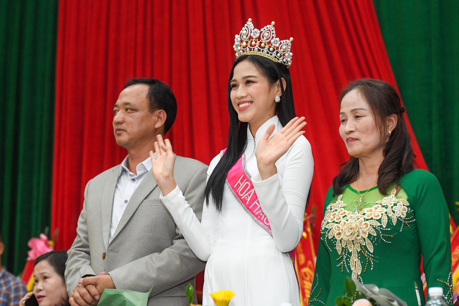 Hoa hau Do Thi Ha ve Thanh Hoa anh 4