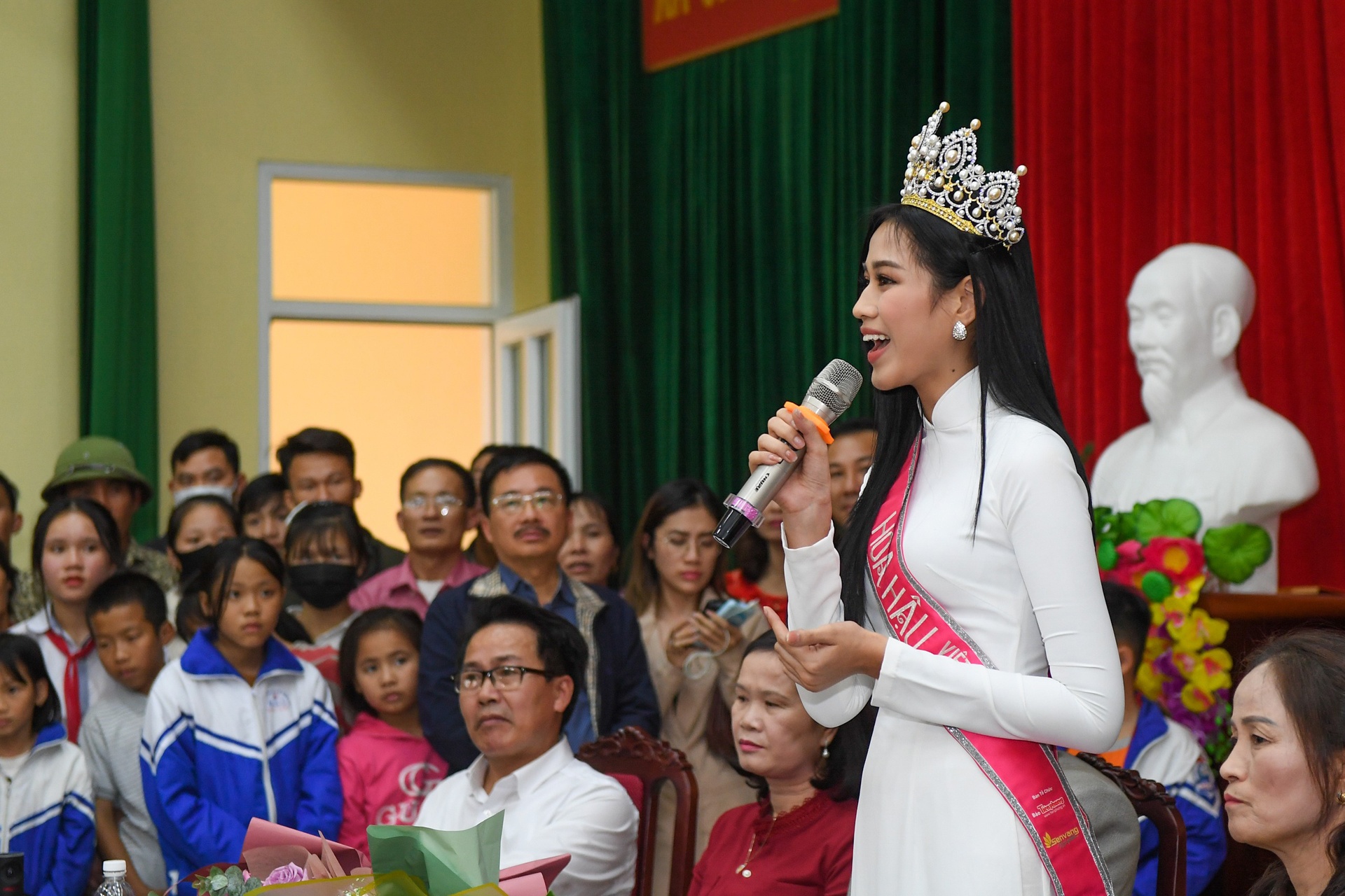 Hoa hau Do Thi Ha ve Thanh Hoa anh 7