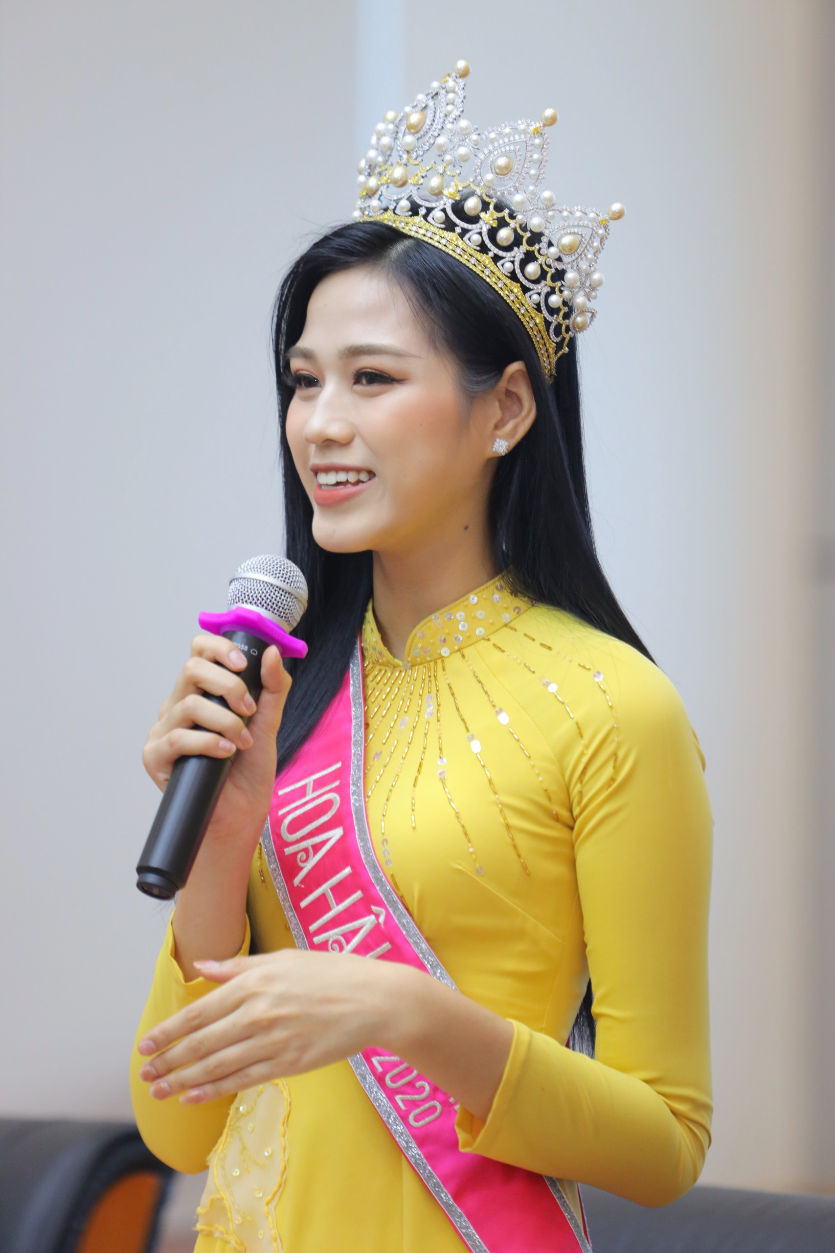 Hoa hau Viet Nam Do Thi Ha anh 2