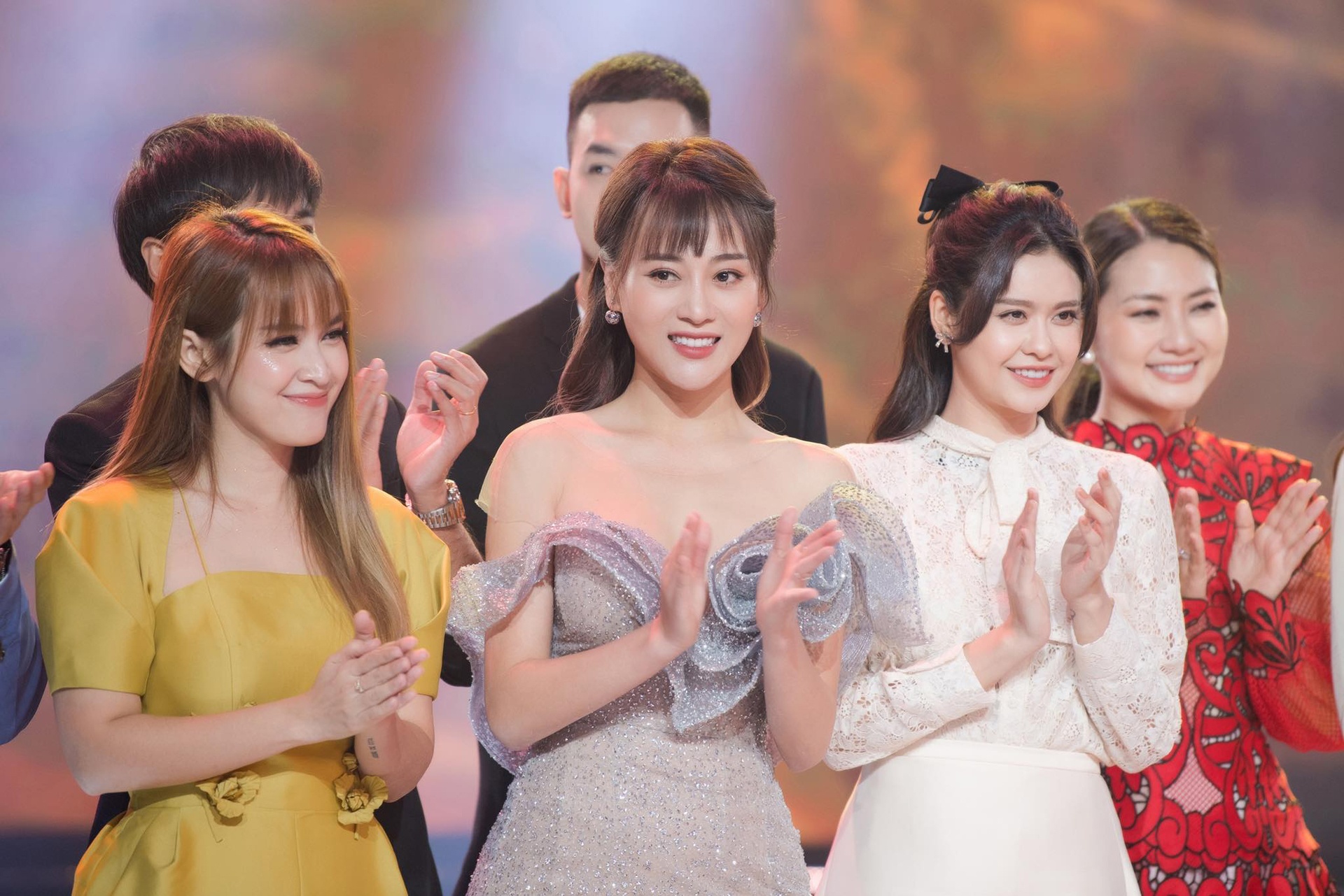 Nhã Phương Phương Oanh phim truyền hình ảnh 9 Nha Phuong Phuong Oanh phim truyen hinh anh 9