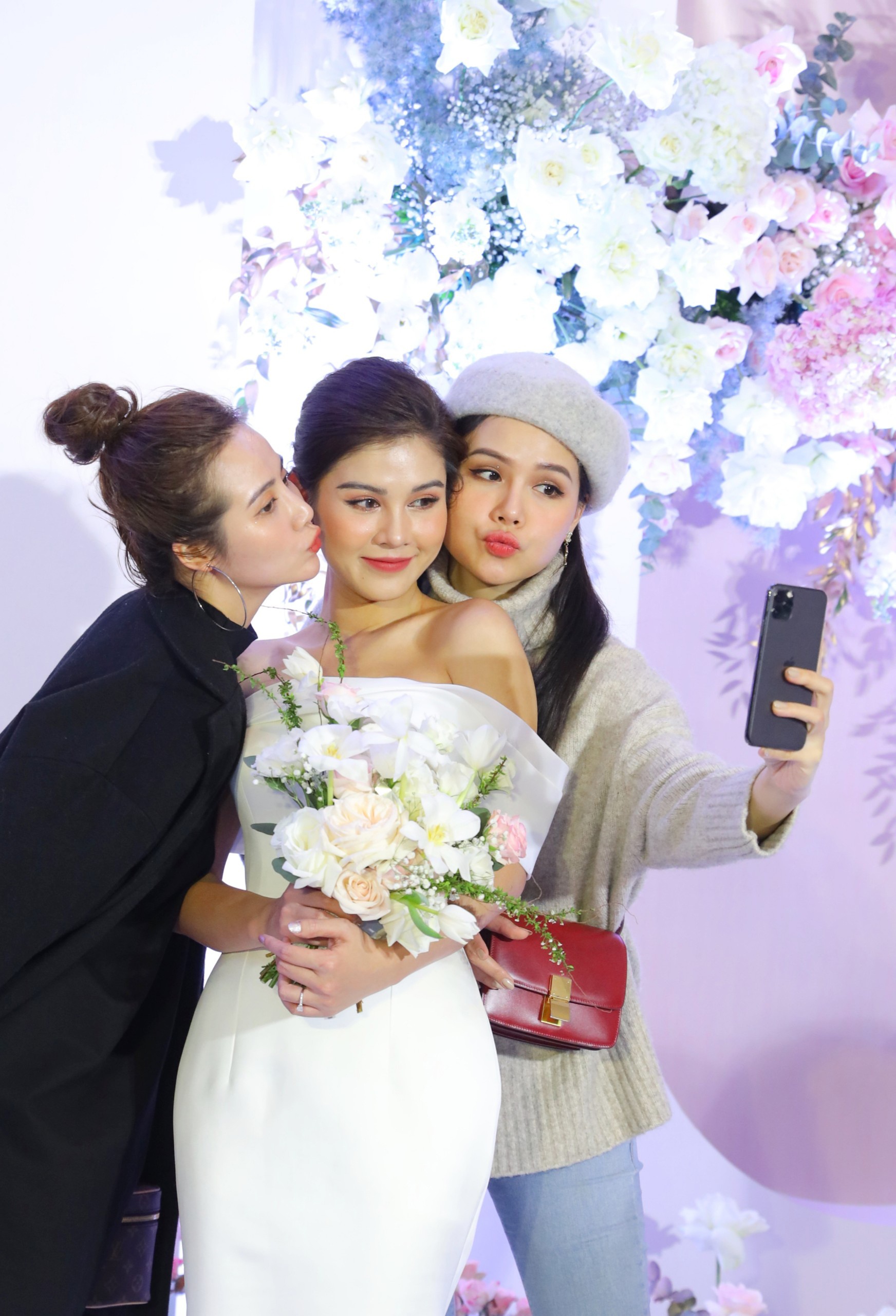 MC Thu Hoai cuoi anh 8