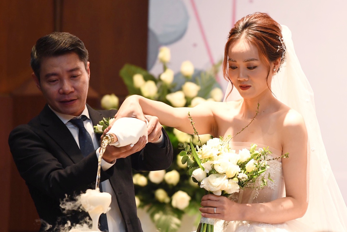 NSND Cong Ly cuoi anh 13