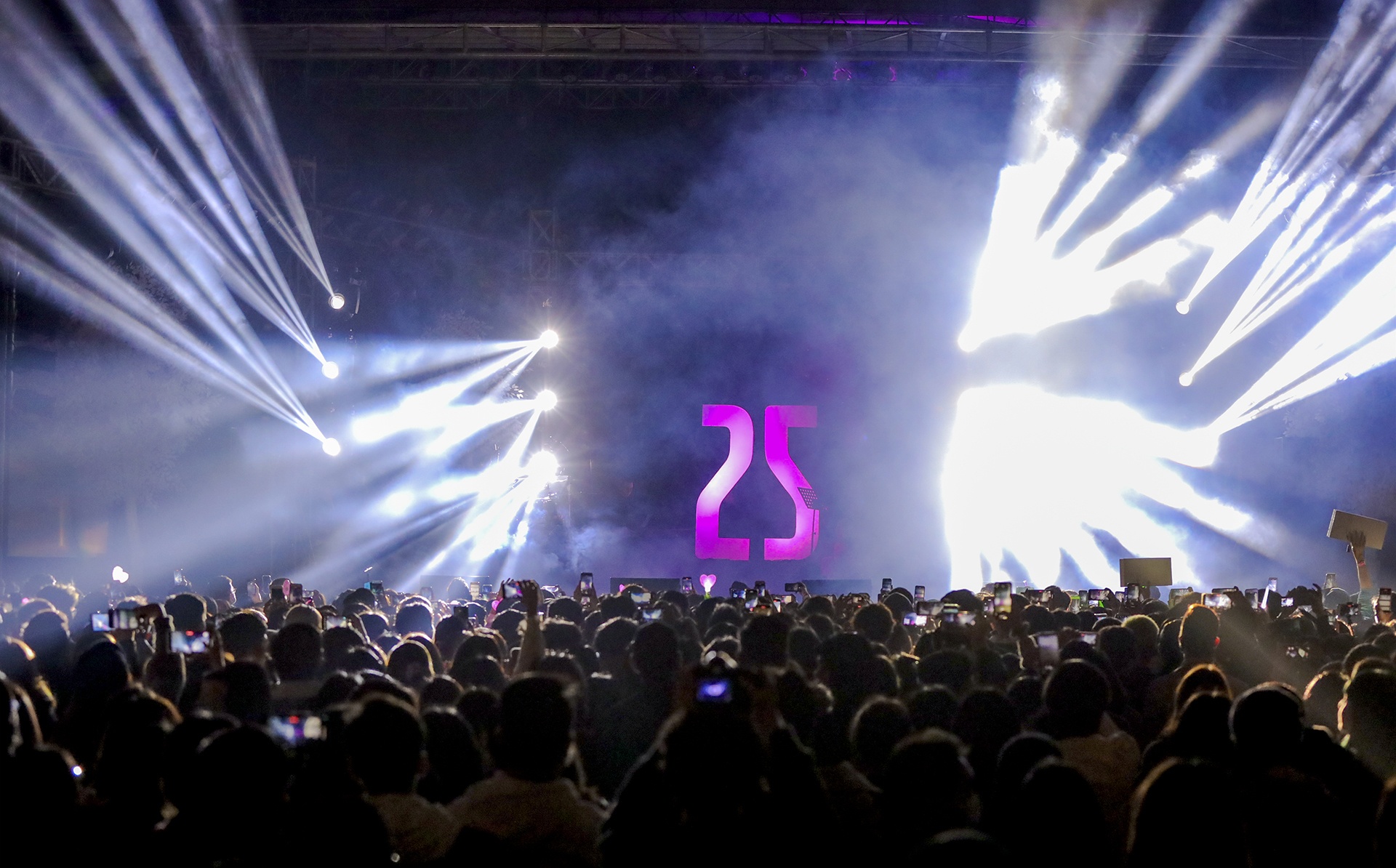 Hoang Dung live show 25 anh 1